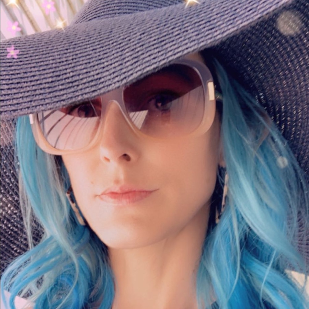 Meet your Posher, Kadi